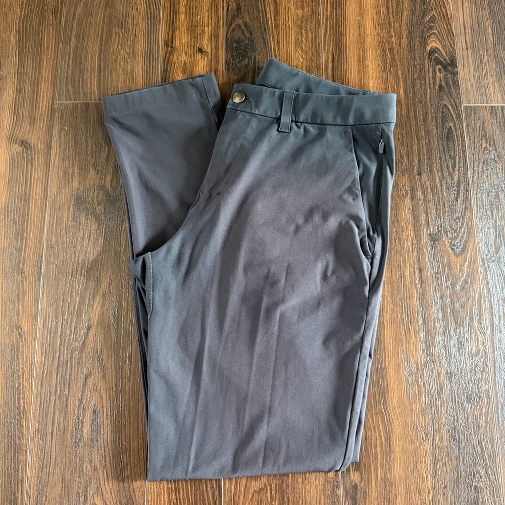 Lululemon Men’s ABC Slim-Fit Trouser 34L in Obsidian